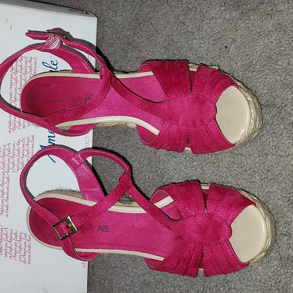 American Eagle hot pink wedge sandals size 7